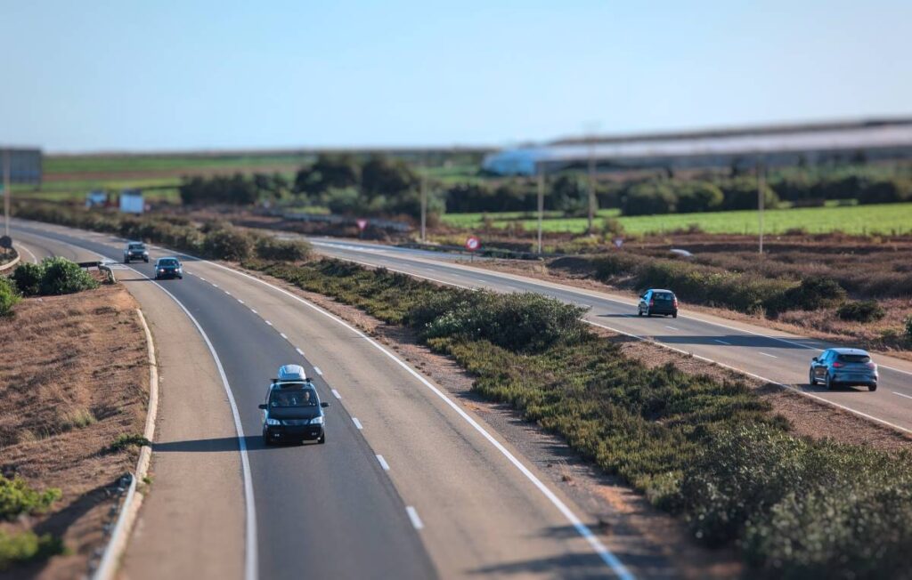 Touriste ou résident étranger, il existe des accords internationaux permettant de conduire au Maroc.