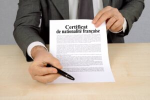 Le certificat de nationalité française vous permet de prouver votre nationalité et avoir vos droits.