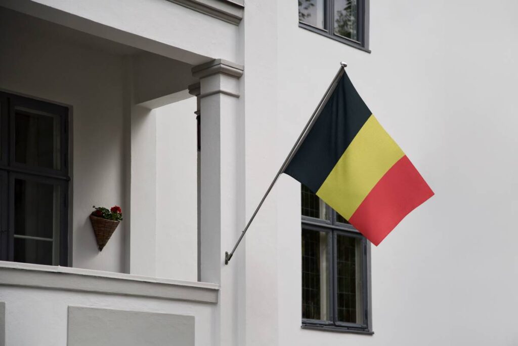 L’ambassade et les consulats belges vous assurent plusieurs démarches (passeports, visas…).